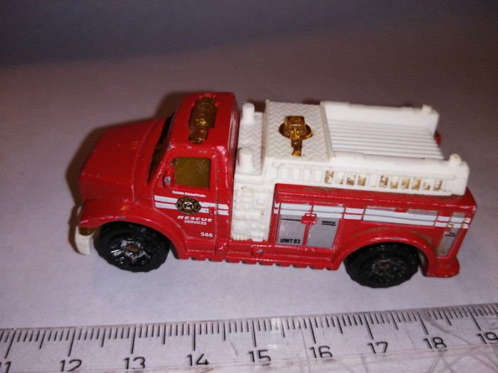 bnk jc Matchbox Highway Rescue Fire Truck