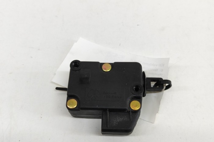 &Icirc;ncuietoare capac rezervor JAGUAR XJ X308 1999 OEM: HNA-3093-AB 23175338