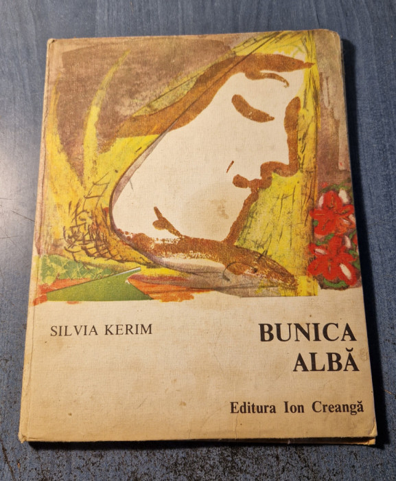 Bunica alba Silvia Kerim