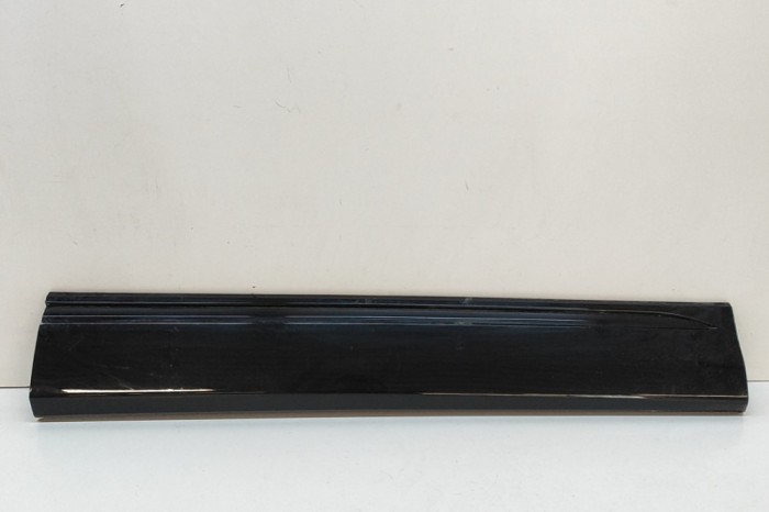 Bandou inferior ușă dreapta față AUDI Q8 4MN 2024 OEM: 4M8853960D | 31865666