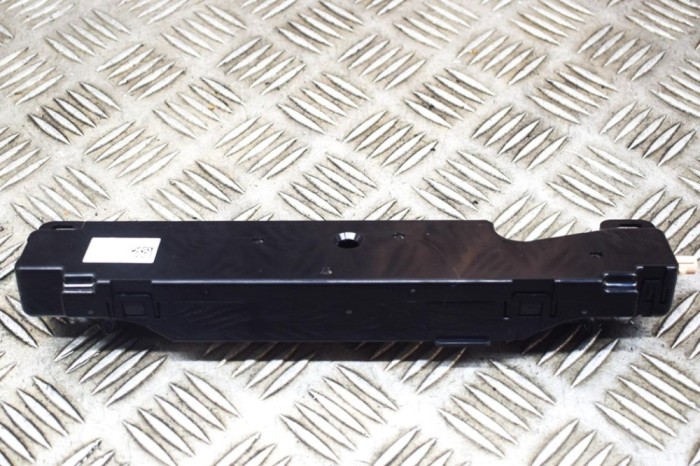 Amplificator de antena TESLA MODEL 3 2021 OEM: 1585601-00-D 17163423