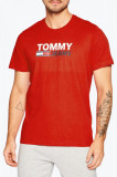 Cumpara ieftin Tricou barbati cu imprimeu cu logo Tommy Jeans din bumbac organic rosu