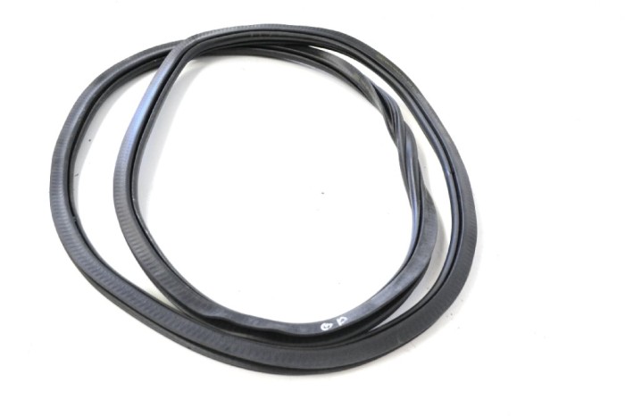 Garnitura ușă dreapta spate AUDI A4 Avant 8K5, B8 2014 OEM: 8K9833721L | 11346563