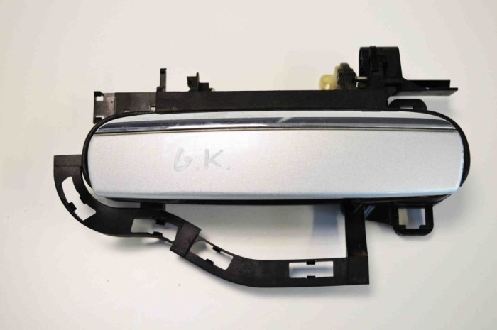 M&acirc;ner exterior ușă st&acirc;nga spate AUDI A6 Avant 4F5, C6 2010 OEM: 4F0837885 1702557