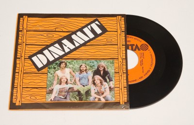 Dinamit &amp;ndash; Tinedzser Dal / Neked Adnam A Vilagot - disc vinil vinyl mic 7&amp;quot; foto
