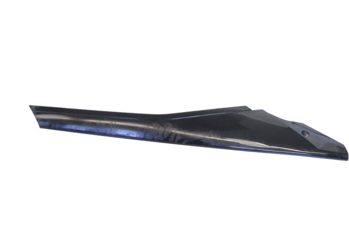 Ornament vertical parbriz st&acirc;nga CHEVROLET CORVETTE Cabrio C7 2016 OEM: 23163511 21402621