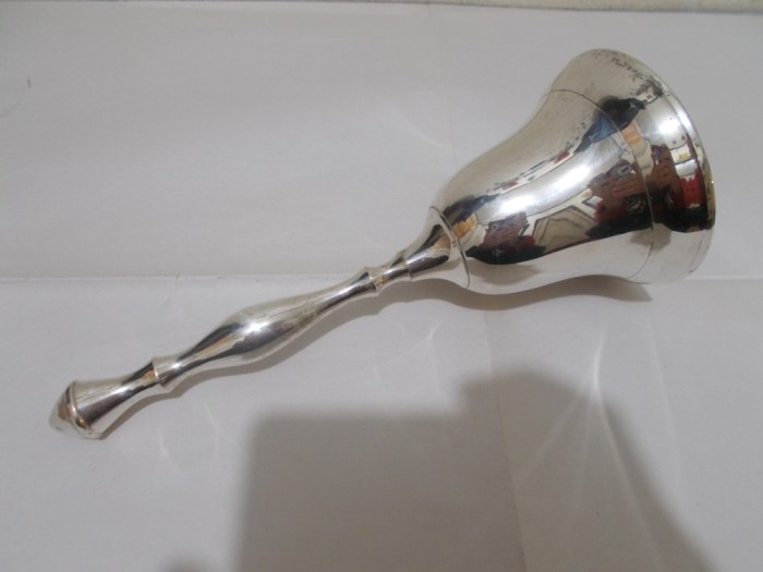 CLOPOT de masa ARGINTAT cu maner demontabil , 22,5 cm , marcat , clopot de mana