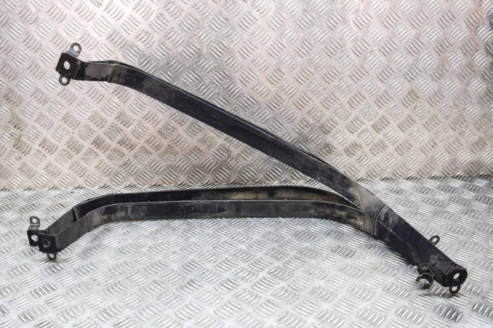 Suport rezervor de combustibil MASERATI GHIBLI M157 2016 OEM: Sedan | 17775366