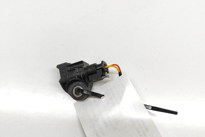 Senzor de impact dreapta față PEUGEOT 208 II UB_, UP_, UW_, UJ_ 2024 OEM: 9852080480,A3C10505900 | 31845362