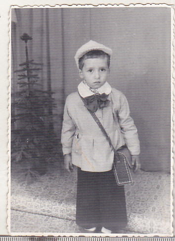 Bnk foto - Copil in uniforma de gradinita, Alb-Negru, Portrete, Romania de  la 1950 | Okazii.ro