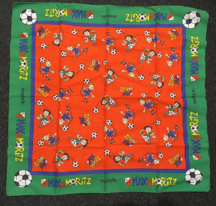 * Batic / esarfa copii Max &amp; Moritz fotbal, 47x47 cm