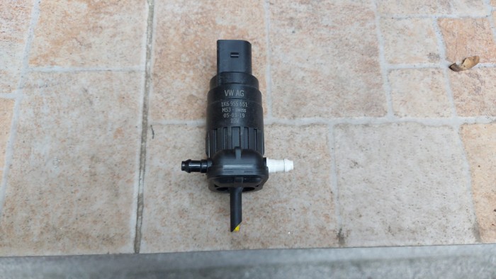 Pompă vas spălător parbriz VW Golf 5