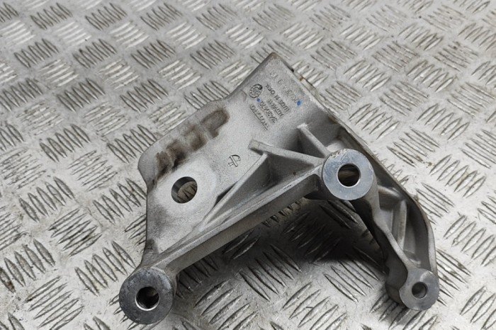 Suport motor dreapta VOLVO XC60 II 246 2023 OEM: 31430470 30336945
