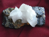 Specimen minerale - Frunze de florocalcit si siderit pe blenda (CC1-2), Naturala, Calcit