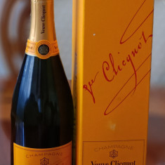 Veuve Clicquot Brut Champagne, șampanie