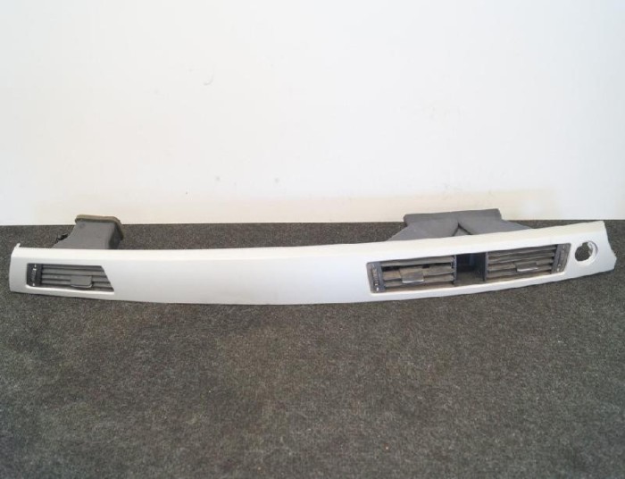 Gura de ventilație planșa de bord BMW 3 E90 2010 OEM: 9201024 2500053