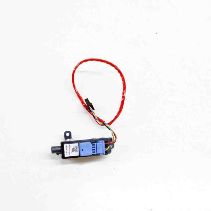 Camera st&acirc;nga TESLA MODEL 3 2018 OEM: 1092978-00-C 12160943