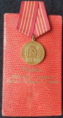 Medalia 40 de ani de la infiintarea Partidului Comunist Roman decoratie la cutie foto
