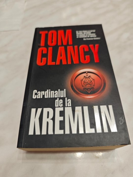 TOM CLANCY: CARDINALUL DE LA KREMLIN