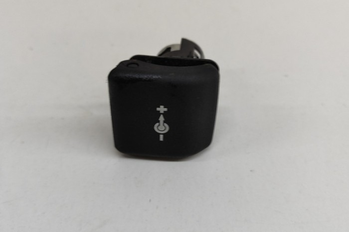 Priza 12 V KIA STONIC YB 2023 OEM: 95120-G6100 | 22966352
