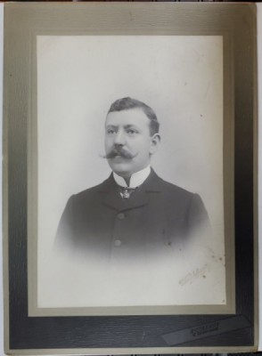 STUDIO WANDELMANN., BUCURESTI , PORTRETUL UNUI DOMN CU MUSTATA IN FURCULITA , 1902 foto