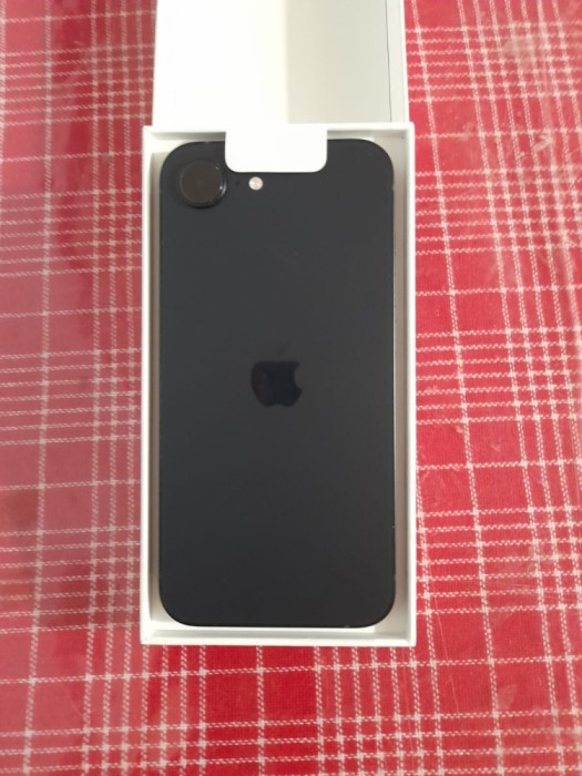 Telefon iPhone 16e Black