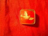 Insigna veche China - Porumbelul Pacii , metal si email uzat , h=1,8cm