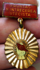 I.523 INSIGNA ROMANIA UTC FRUNTAS IN INTRECEREA UTECISTA h40mm foto