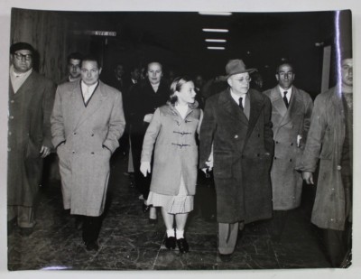 PALMIRO TOGLIATTI SOSIND LA CONGRESUL AL VIII - LEA AL P.C.I. , ROMA , FOTOGRAFIE DE PRESA , 1956 foto