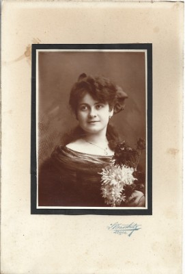 A3119N T&amp;acirc;nără rom&amp;acirc;ncă, 1920, studio Naschitz, Lugoj foto