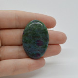 Cabochon rubin in kianit 40x27x6mm c35