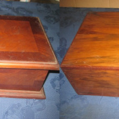 B165-2 Casete vechi anii 1930 lemn furniruit cu marchetarie si intarsie fileuri.