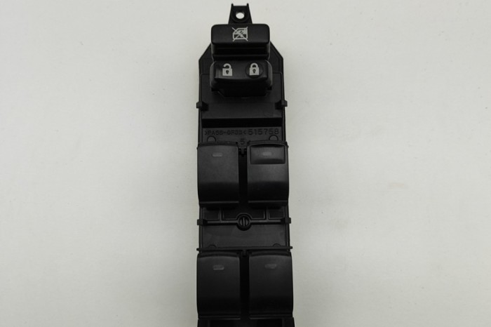 Buton geam ușă dreapta față TOYOTA LAND CRUISER _J15_ 2019 OEM: 84040-60240 30336082