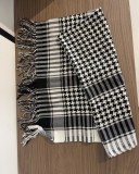 Esarfa Alb-Negru forma patrata ca noua