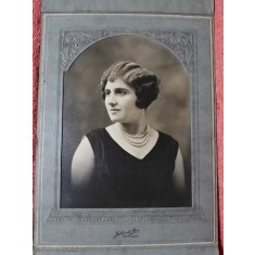 Fotografie femeie romanca stabilita in America, perioada interbelica