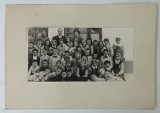 GRUP DE SCOLARI SI CADRE DIDACTICE , FOTOGRAFIE , ANII &#039;50