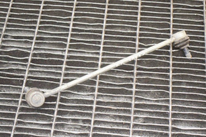 Bieleta stabilizatoare dreapta față AUDI Q3 F3 2019 13074364