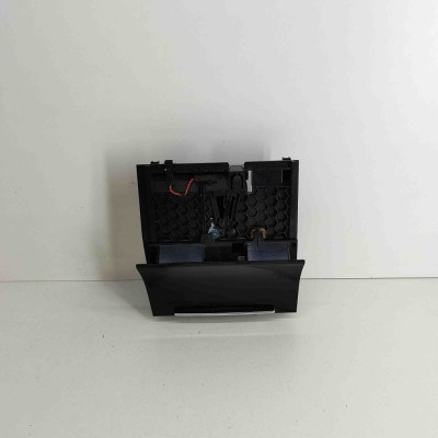 Scrumiera SKODA SUPERB III 3V3 2018 OEM: 3V1863077,3V1863077A,3V2863077,3V2863077A 27890036 foto