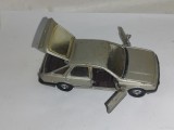 bnk jc Corgi 299 Ford Sierra 2.3 Ghia - 1/36