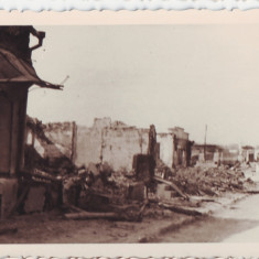 230 - UNGHENI, Iasi, case bombardate, Romania ( 10/7 cm) - old real Photo - 1941