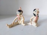 Pereche figurine vintage Pixie Elfi anii &rsquo;50&ndash;&rsquo;60, rășină pictată manual &ndash; decor retro colecționari (Peter Pan si Wendy)