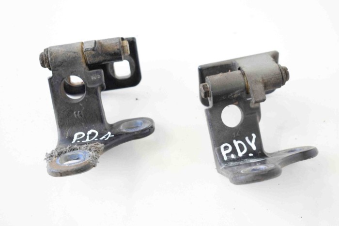 Balama ușă dreapta față LAND ROVER RANGE ROVER III L322 2007 10947875