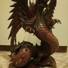 Superb dragon din lemn masiv sculptat integral manual