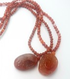 Superbe coliere vintage handmade din agate cu pandantiv Buddha sculptat