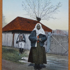 Carte postala circulata , Tarani in fata casei , 1913