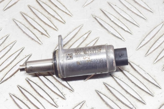 Supapa solenoid VW GOLF VII 5G1, BQ1, BE1, BE2 2015 OEM: 111710-01,06E103697M | 11627495