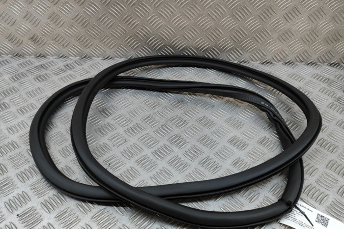 Garnitura ușă st&acirc;nga spate AUDI A3 Limousine 8YS 2024 OEM: 8Y5833721B | 30618329