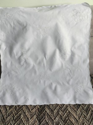 Fata de masa, broderie model de iarnă foto