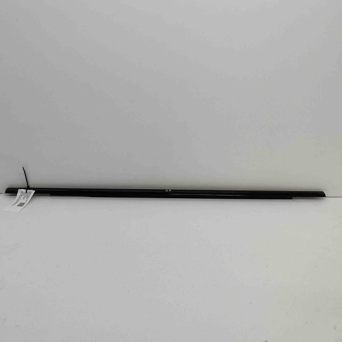 Chedar geam ușă dreapta spate LAND ROVER RANGE ROVER VELAR L560 2018 OEM: J8A2-25596-AD