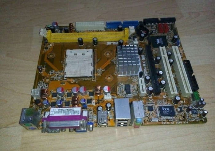 Placa Asus M2V-MX SE socket am2